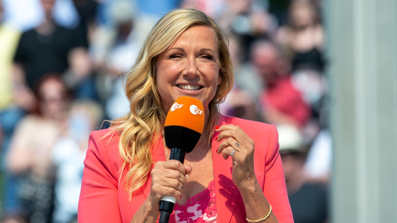 Andrea Kiewel lädt zum „ZDF-Fernsehgarten 2025“ – Sommerfeeling live und open air!